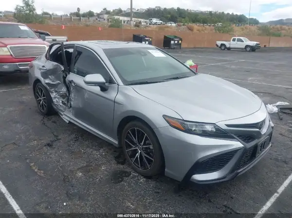 4T1G11AK7RU861095 2024 TOYOTA CAMRY - Image 1