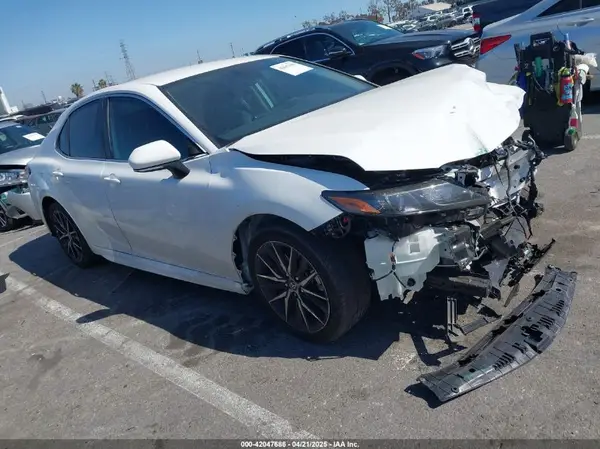 4T1G11AK7RU861789 2024 TOYOTA CAMRY - Image 1