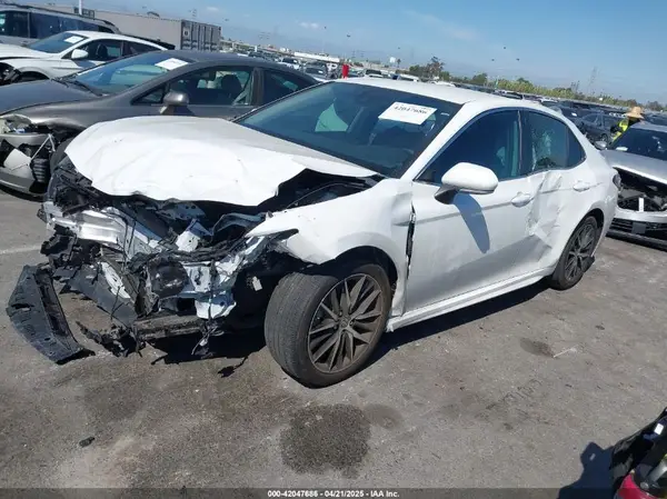 4T1G11AK7RU861789 2024 TOYOTA CAMRY - Image 2