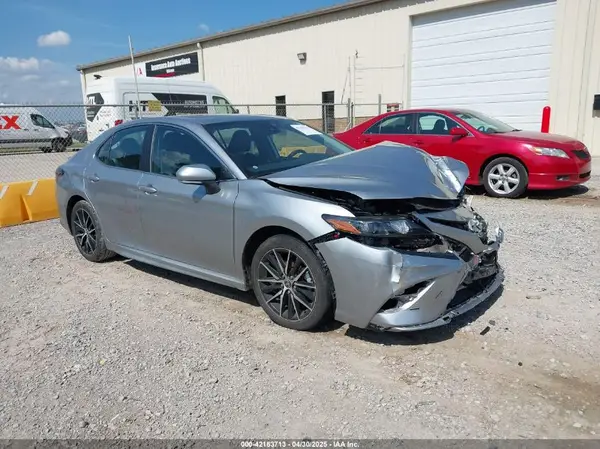 4T1G11AK7RU862893 2024 TOYOTA CAMRY - Image 1