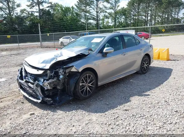 4T1G11AK7RU862893 2024 TOYOTA CAMRY - Image 2