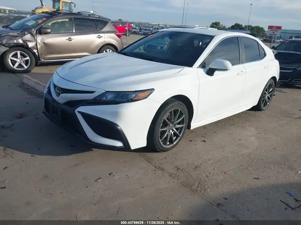 4T1G11AK7RU864787 2024 TOYOTA CAMRY - Image 2