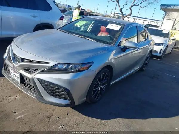 4T1G11AK7RU867866 2024 TOYOTA CAMRY - Image 2