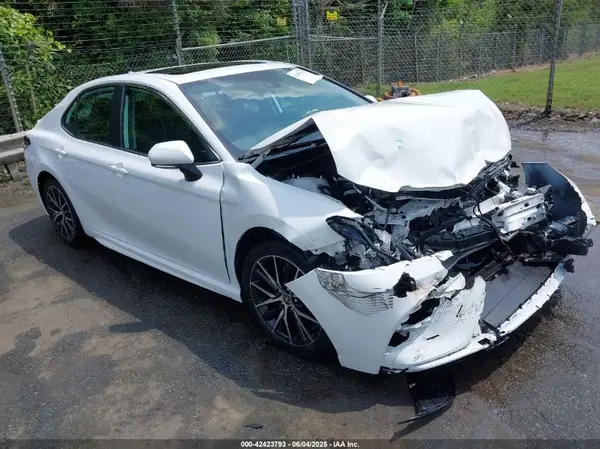 4T1G11AK7RU873182 2024 TOYOTA CAMRY - Image 1