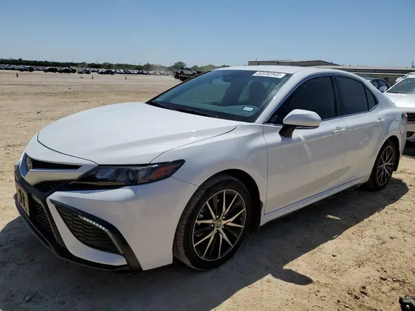 4T1G11AK7RU875613 2024 TOYOTA CAMRY - Image 1
