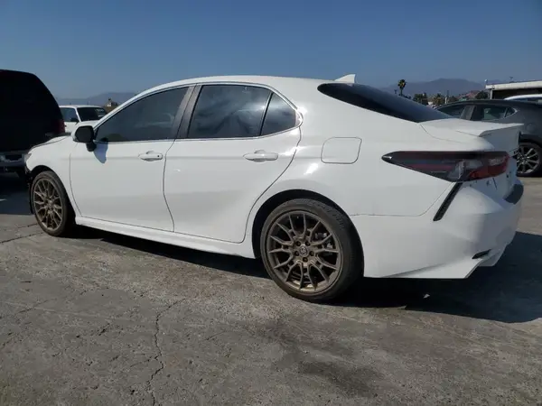 4T1G11AK7RU884327 2024 TOYOTA CAMRY - Image 2