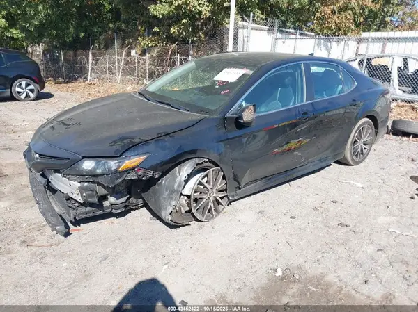 4T1G11AK7RU887244 2024 TOYOTA CAMRY - Image 2