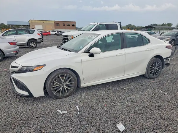 4T1G11AK7RU889706 2024 TOYOTA CAMRY - Image 1