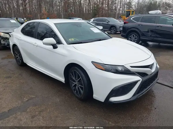 4T1G11AK7RU890645 2024 TOYOTA CAMRY - Image 1