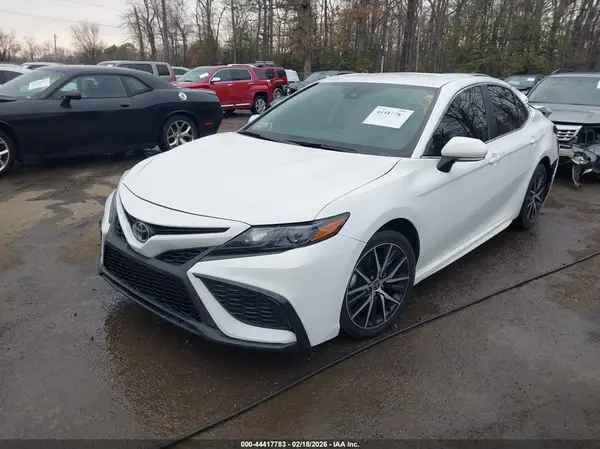 4T1G11AK7RU890645 2024 TOYOTA CAMRY - Image 2