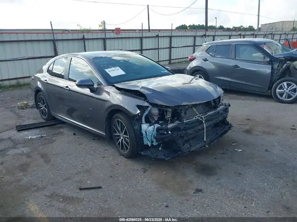 4T1G11AK7RU896414 2024 TOYOTA CAMRY - Image 1