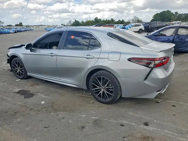 4T1G11AK7RU899135 2024 TOYOTA CAMRY - Image 2