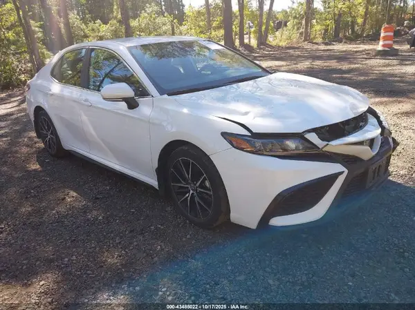 4T1G11AK7RU902180 2024 TOYOTA CAMRY - Image 1