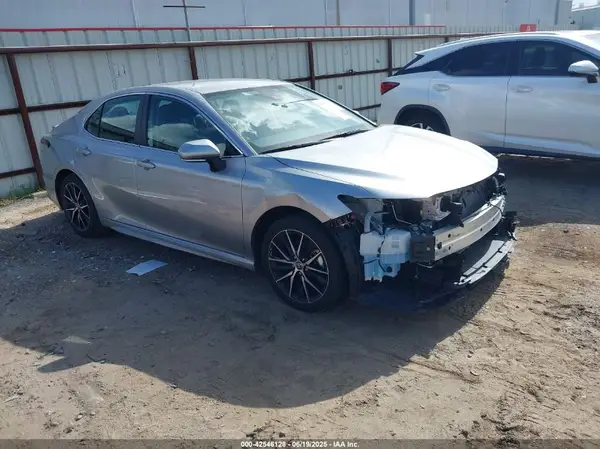4T1G11AK7RU912501 2024 TOYOTA CAMRY - Image 1