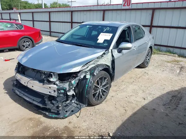 4T1G11AK7RU912501 2024 TOYOTA CAMRY - Image 2