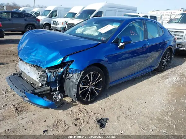 4T1G11AK8LU304591 2020 TOYOTA CAMRY - Image 2