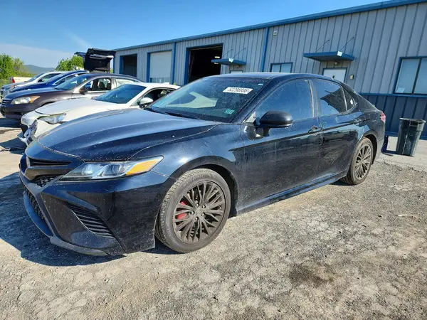 4T1G11AK8LU304767 2020 TOYOTA CAMRY - Image 1