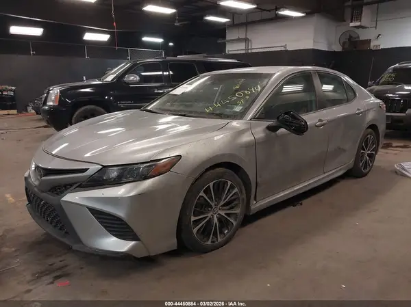 4T1G11AK8LU306101 2020 TOYOTA CAMRY - Image 2