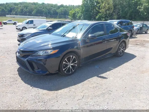 4T1G11AK8LU309404 2020 TOYOTA CAMRY - Image 2