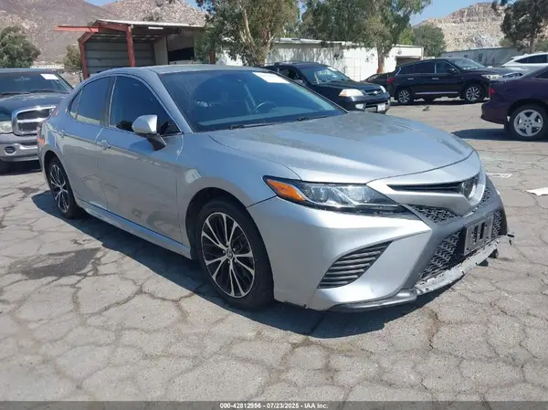 4T1G11AK8LU310214 2020 TOYOTA CAMRY - Image 1