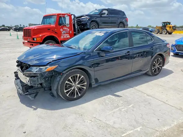 4T1G11AK8LU310357 2020 TOYOTA CAMRY - Image 1