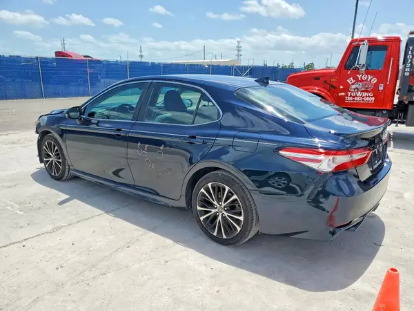 4T1G11AK8LU310357 2020 TOYOTA CAMRY - Image 2