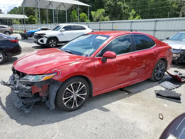 4T1G11AK8LU324033 2020 TOYOTA CAMRY - Image 1