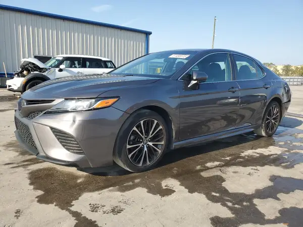 4T1G11AK8LU326378 2020 TOYOTA CAMRY - Image 1