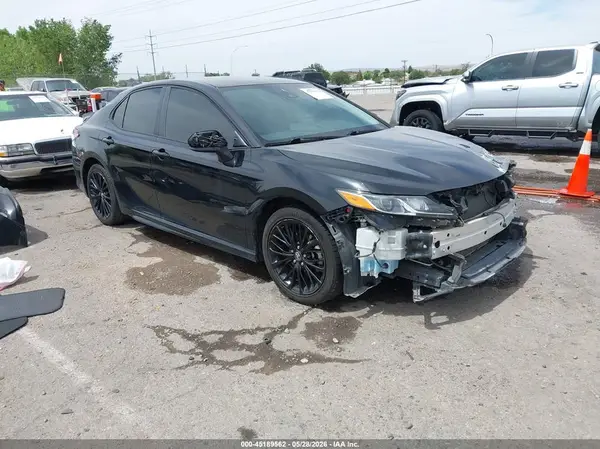 4T1G11AK8LU327028 2020 TOYOTA CAMRY - Image 1