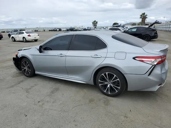 4T1G11AK8LU330804 2020 TOYOTA CAMRY - Image 2