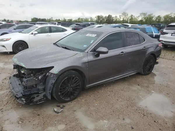 4T1G11AK8LU331838 2020 TOYOTA CAMRY - Image 1
