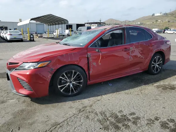 4T1G11AK8LU333718 2020 TOYOTA CAMRY - Image 1