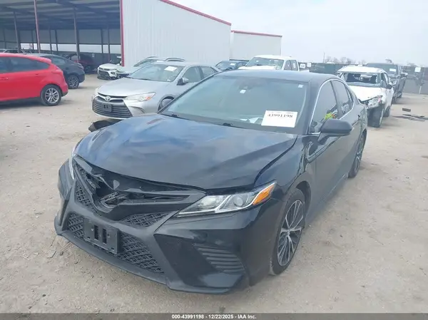 4T1G11AK8LU338045 2020 TOYOTA CAMRY - Image 2