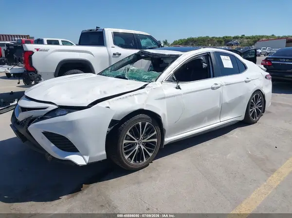 4T1G11AK8LU340667 2020 TOYOTA CAMRY - Image 2