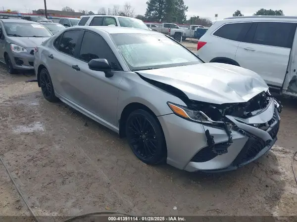 4T1G11AK8LU342645 2020 TOYOTA CAMRY - Image 1