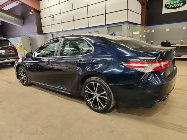 4T1G11AK8LU342743 2020 TOYOTA CAMRY - Image 2