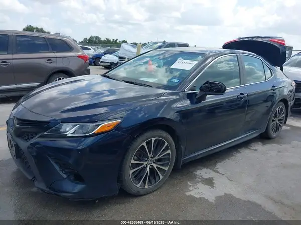 4T1G11AK8LU343228 2020 TOYOTA CAMRY - Image 2