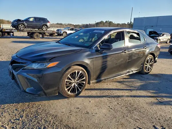 4T1G11AK8LU345738 2020 TOYOTA CAMRY - Image 1