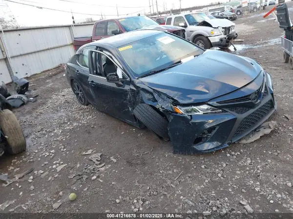 4T1G11AK8LU349420 2020 TOYOTA CAMRY - Image 1