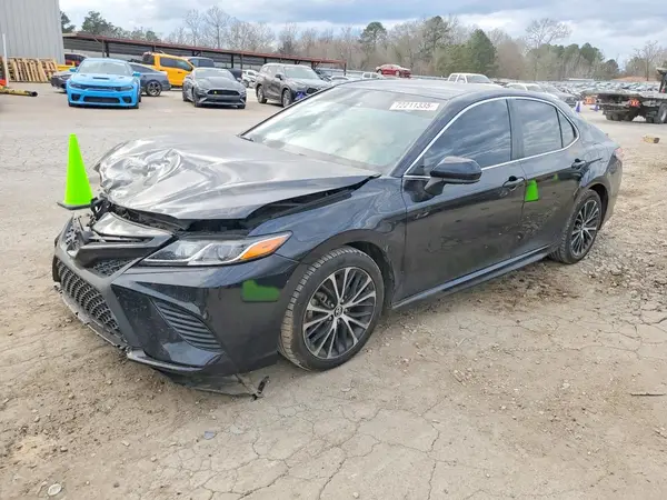 4T1G11AK8LU350843 2020 TOYOTA CAMRY - Image 1