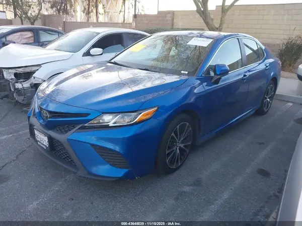 4T1G11AK8LU352723 2020 TOYOTA CAMRY - Image 2