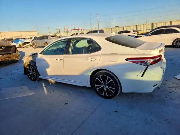 4T1G11AK8LU356321 2020 TOYOTA CAMRY - Image 2