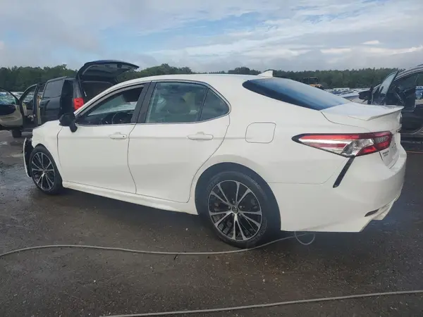 4T1G11AK8LU356545 2020 TOYOTA CAMRY - Image 2