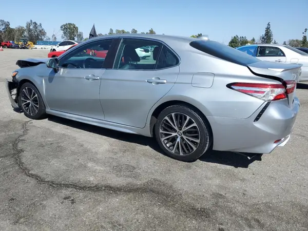 4T1G11AK8LU357078 2020 TOYOTA CAMRY - Image 2
