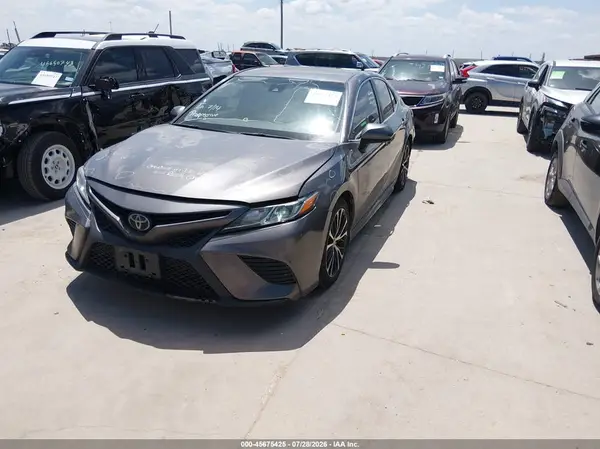 4T1G11AK8LU357615 2020 TOYOTA CAMRY - Image 2