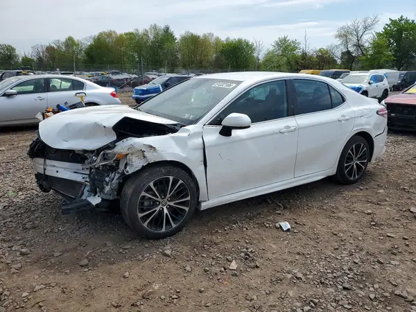 4T1G11AK8LU358344 2020 TOYOTA CAMRY - Image 1