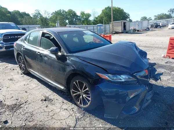 4T1G11AK8LU362751 2020 TOYOTA CAMRY - Image 1