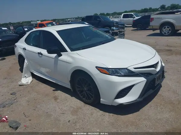 4T1G11AK8LU362863 2020 TOYOTA CAMRY - Image 1