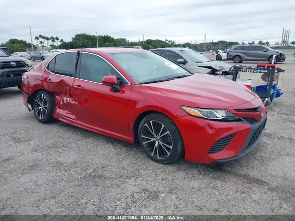 4T1G11AK8LU367013 2020 TOYOTA CAMRY - Image 1