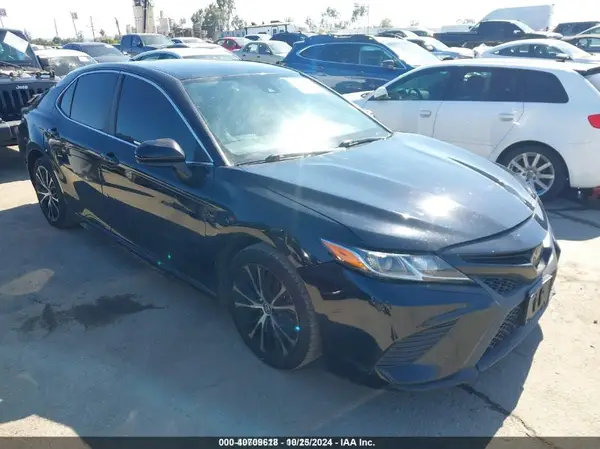 4T1G11AK8LU367822 2020 TOYOTA CAMRY - Image 1